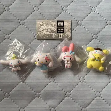 시나몬 롤 놀이 피규어 세미 컴프