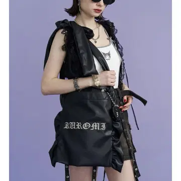 쥬에티 KUROMI 블랙 숄더백