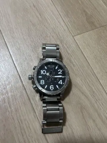 NIXON 크로노그래프 실버