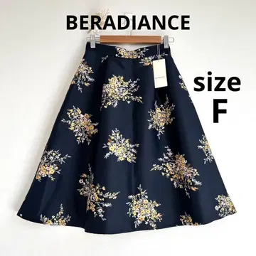 [ BE RADIANCE ] 꽃무늬 플레어 스커트 네이비 F 사이즈