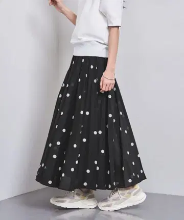 새상품급 24SS UNITED ARROWS 오간자 도트 플리츠 스커트