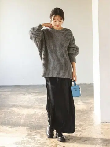 새상품급 NOBLE 내로우 A라인 새틴 스커트 노블