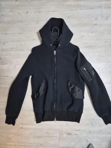 sacai 사카이 블랙 후드 부착 자켓 후드티