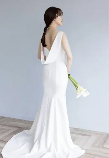 화이트 머메이드 라인 웨딩 드레스