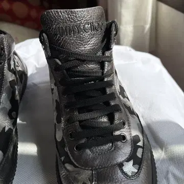 JIMMY CHOO 카모 패턴 하이컷 스니커즈