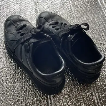 오니츠카타이거 데레시티 통굽 로우컷 스니커즈 23.5cm