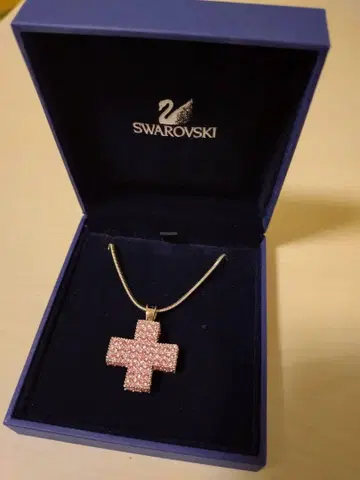 Swarovski 핑크 크로스 목걸이