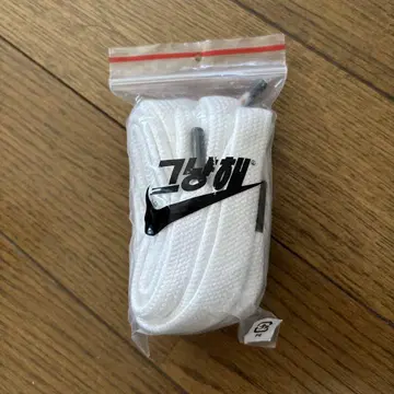 나이키 화이트 슈레이스 파라노이즈 3.0