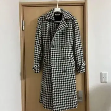 [ 택 포함 새상품 ] a.v.v 체크 무늬 롱 코트