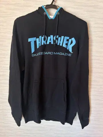 THRASHER 후드티 블랙/파랑 후드 부착