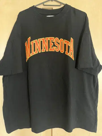 MINNESOTA 로고 오버 사이즈 T셔츠