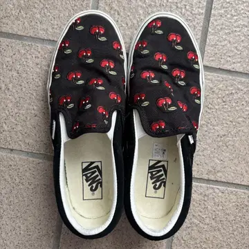 VANS 체리 패턴 슬립온 스니커즈