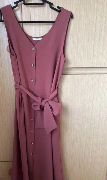 슬리브리스 롱 원피스