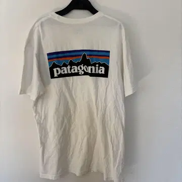 patagonia 화이트 T셔츠 M 사이즈