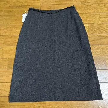 다크 그레이 타이트 스커트 무릎 기장