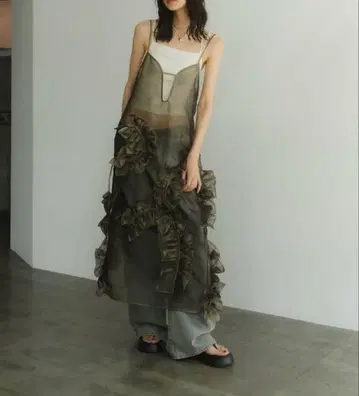 미사용 knuthmarf layered tulle one piece