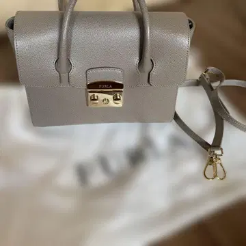 FURLA 그레이 베이지 핸드백