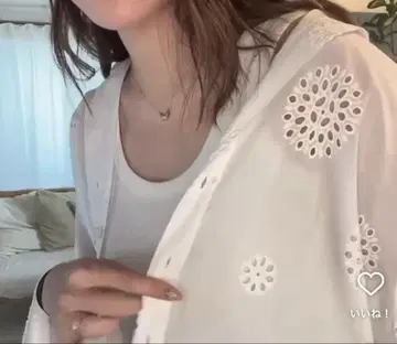 ZARA 컷워크 자수 블라우스