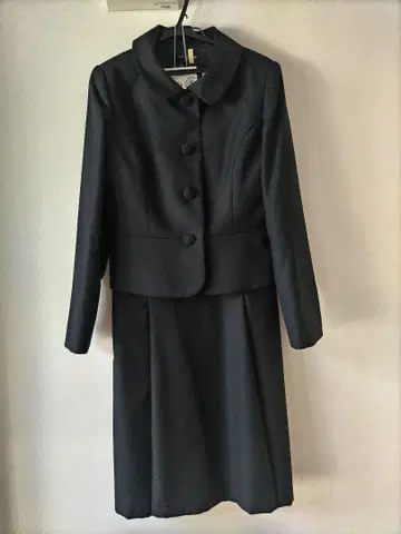 블랙 슈트 앙상블?