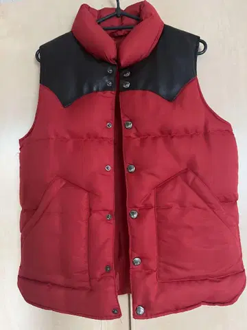 C.P.S. 레드 다운 베스트