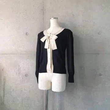 택 포함 새상품 바이컬러 보타이 니트 블랙