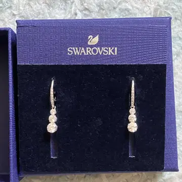 SWAROVSKI 크리스탈 귀걸이