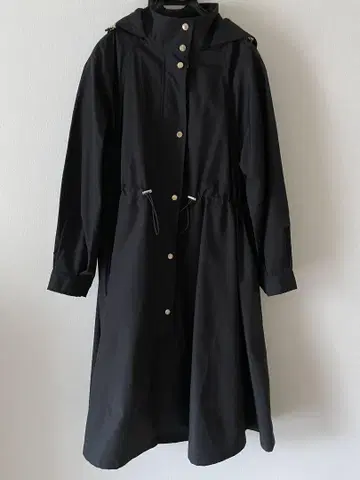 블랙 후드 부착 롱 코트
