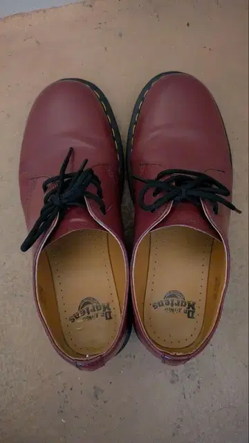 Dr. Martens 로퍼
