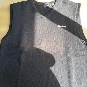 XLARGE 블랙 V넥 베스트 XL