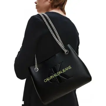 새상품 CALVIN KLEIN JEANS 블랙 숄더백