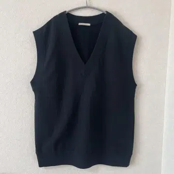 새상품급 Plage 플라주 V/N VEST 맨투맨