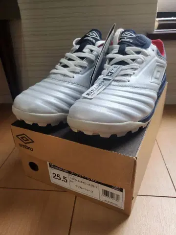 umbro 축구화 25.5cm 트레이닝 슈즈 새상품