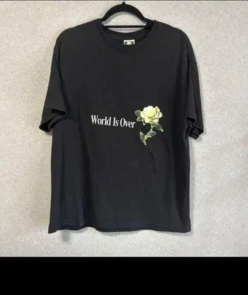 블랙 꽃 프린트 T셔츠