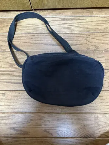 NIZYU KANO FUKUI SIWA 나일론 바디백 S 다크 그레이