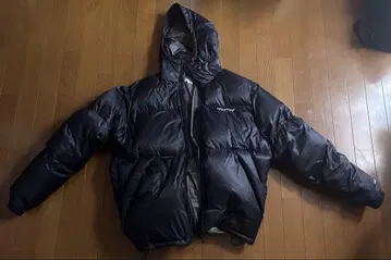 thisisneverthat 후드 부착 블랙 다운 자켓