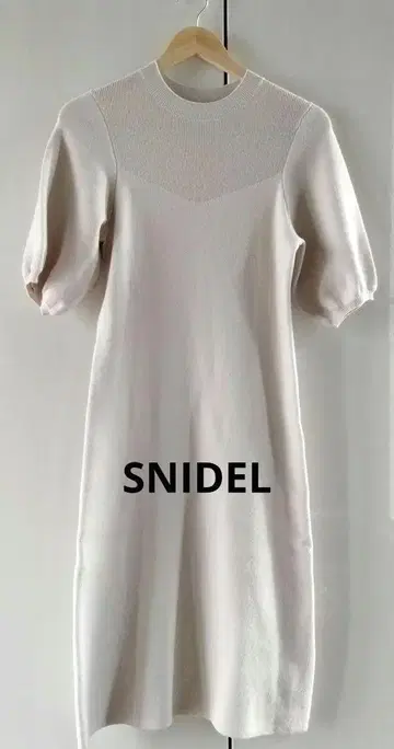 [ 하자품 ] SNIDEL 반팔 니트 원피스 베이지 ( F )