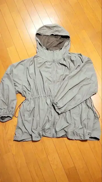 카키 후드 부착 경량 아우터
