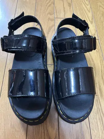 닥터마틴 샌들 24cm