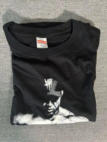 그래픽 프린트 블랙 T셔츠 XXL