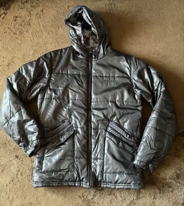 [ 빠른 발송 ] Quiksilver 리버서블 다운 자켓