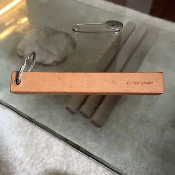 Hender Scheme 가죽 키링