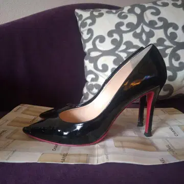 DIANA 블랙 스틸레토 하이힐