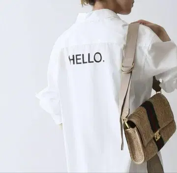 FRAMeWORK 프레임워크 브로드 백 로고 셔츠 HELLO.