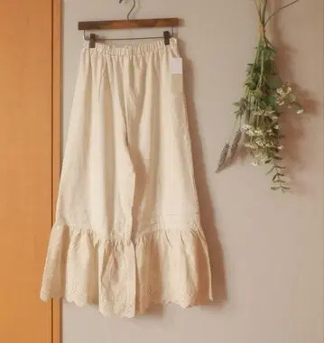 사만사 모스모스 컷 절개 속바지 베이지