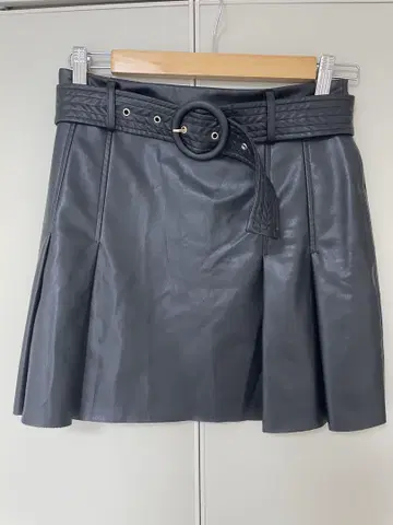 ZARA 블랙 플리츠 미니 스커트 S