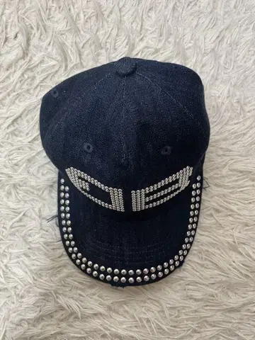 BEEDEN 스톤 장식 다크 블루 데님 캡