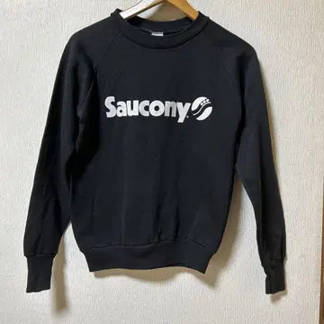 Saucony 블랙 맨투맨 S 사이즈
