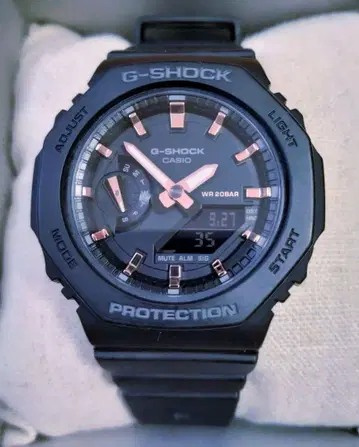 새상품급 G-SHOCK GMA-S2100-1AJF
