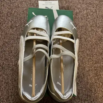 PUMA 신발 스니커즈 실버 새상품