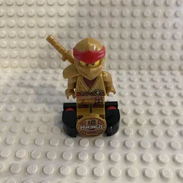 LEGO Ninjago 10주년 기념 골드 캐릭터